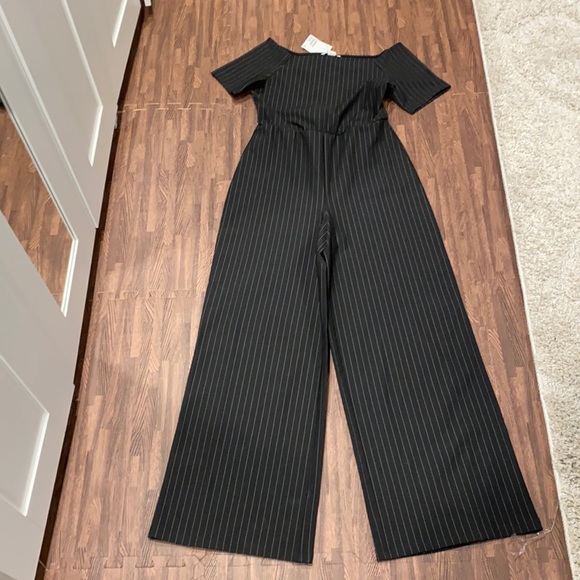 H&M pinestrip off shoulder jumpsuit. SZ M NWT - Picture 1 of 5